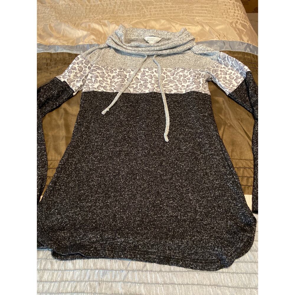 Market and Spruce gray with leopard color blocked sweater size XS